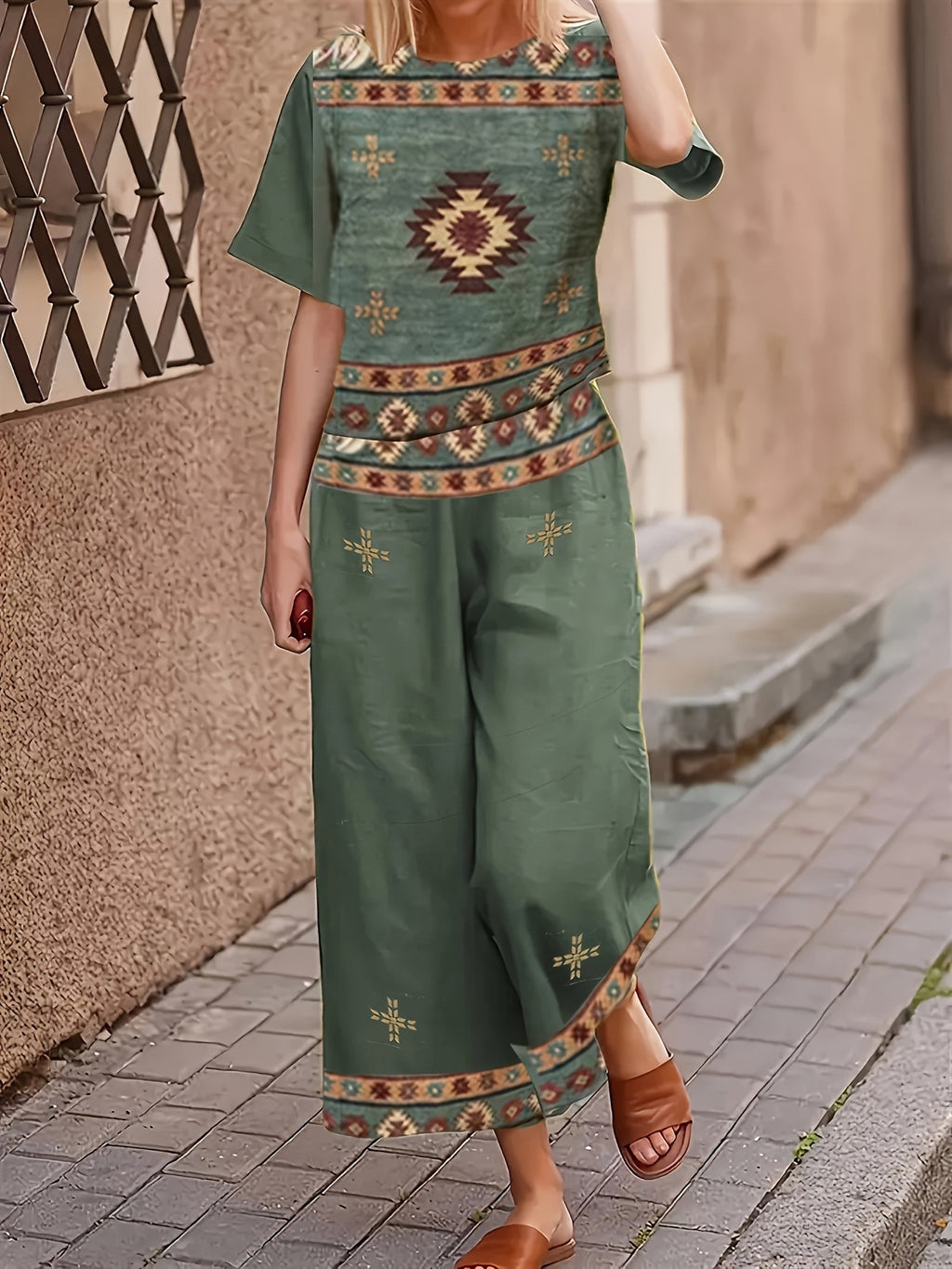 Women’s Casual Short-Sleeve T-Shirt and Pants Set – Fashionable Everyday Outfit