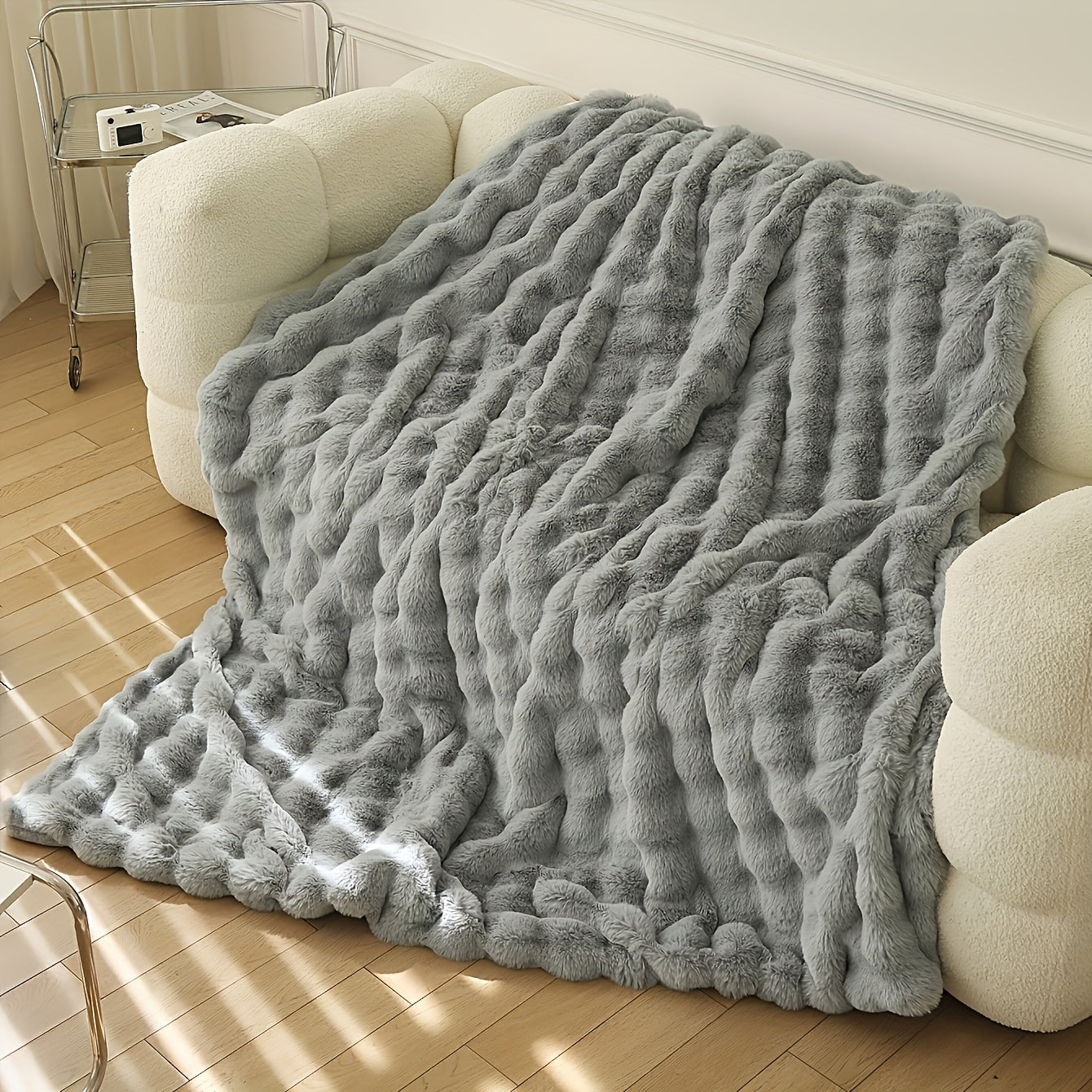 Thick & Warm Faux Rabbit Fur Blanket – Soft Cuddly Blanket for Home
