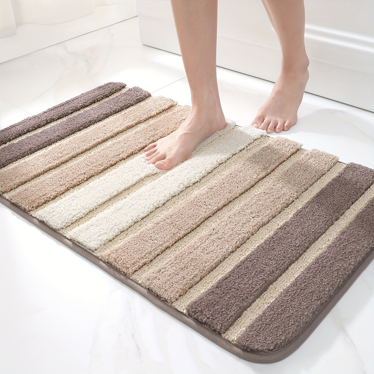 Premium Soft Bathroom Rug – Absorbent Non-Slip Mat for Tub & Shower