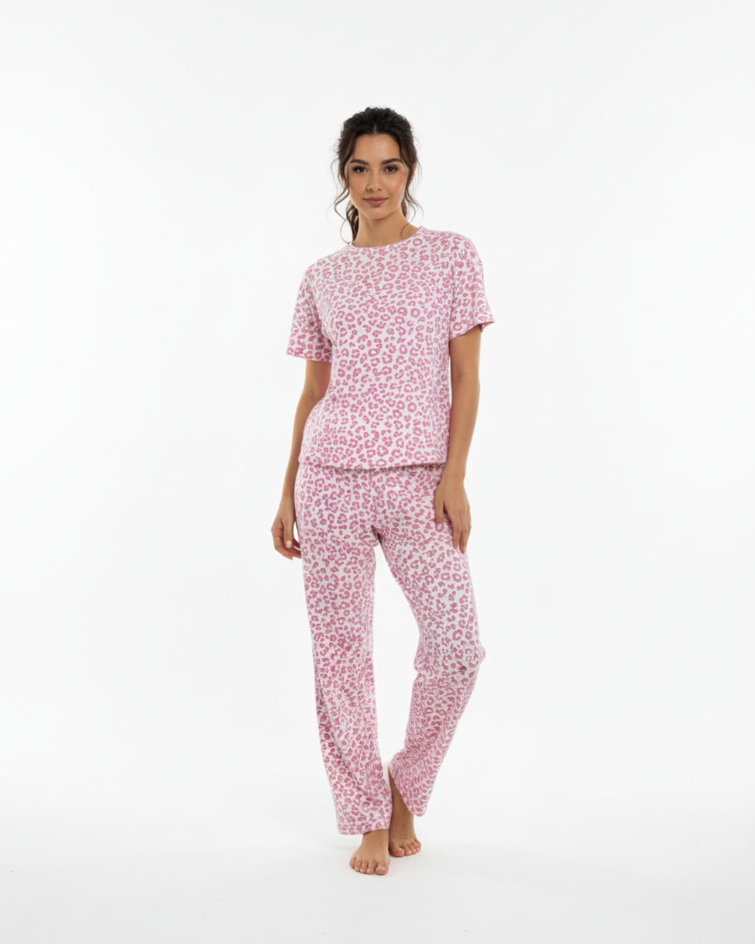 Damespyjamaset met luipaardprint – Top met korte mouwen en lange broek, verkrijgbaar in grijs of roze.