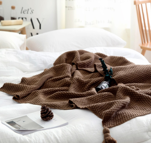 Premium Nordic Fringed Knit Blanket – Soft Wool Shawl for Office, Sofa & Leisure