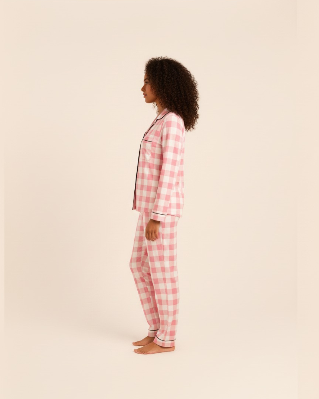 Damespyjamaset met ruitjespatroon – top met lange mouwen en knoopsluiting en broek