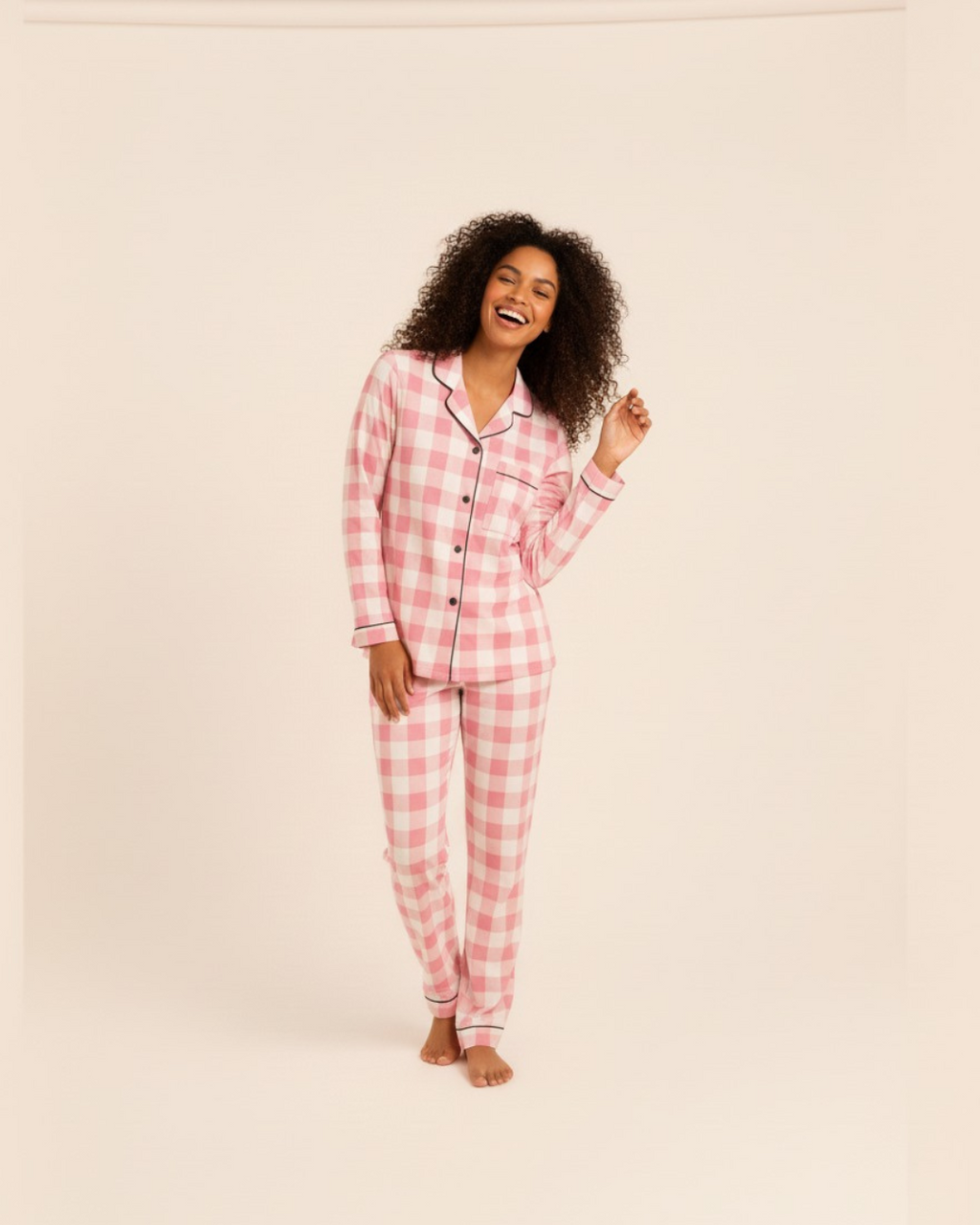 Damespyjamaset met ruitjespatroon – top met lange mouwen en knoopsluiting en broek