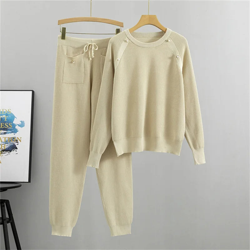 Women’s Elegant Maison Pearl Knit Loungewear Set – Two-Piece Top and Jogger Pants