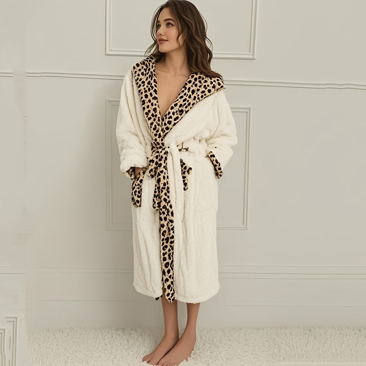 Women’s Elegant Soft Plush Robe – Warm Flannel Leopard Print Loungewear