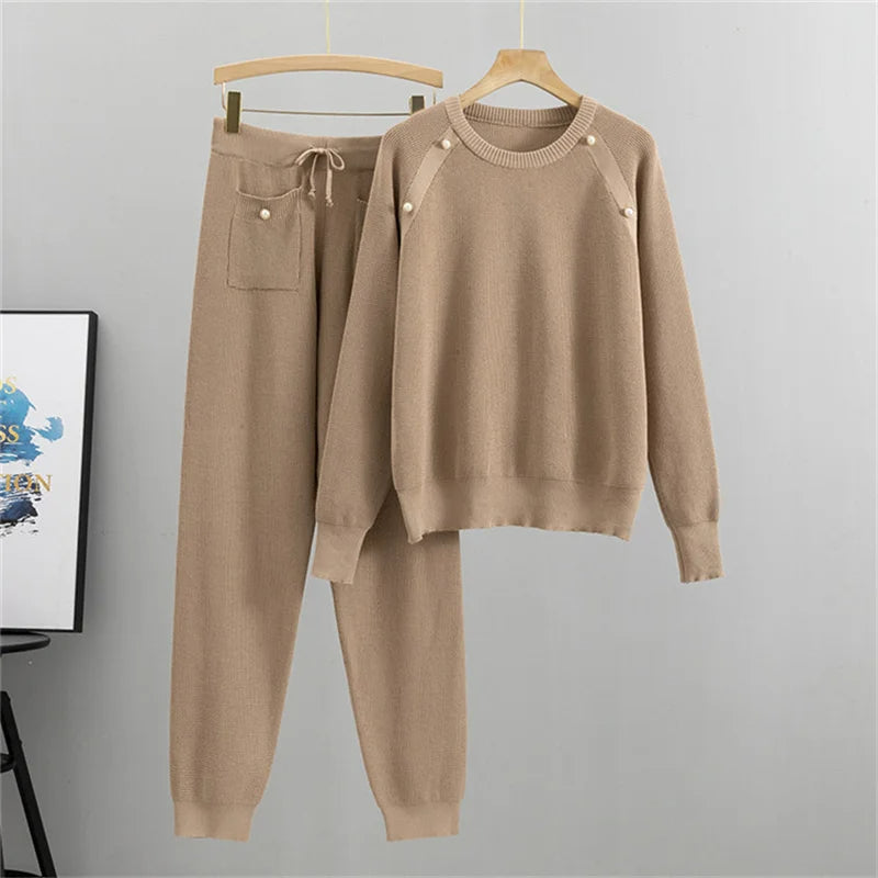 Women’s Elegant Maison Pearl Knit Loungewear Set – Two-Piece Top and Jogger Pants