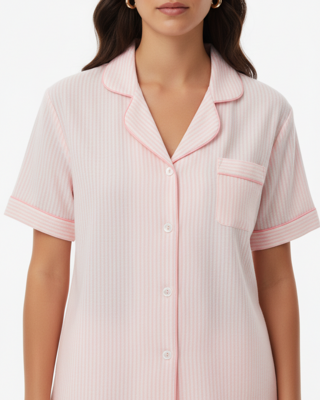 Roze gestreepte pyjamaset voor dames – top met korte mouwen en knoopsluiting en lange broek