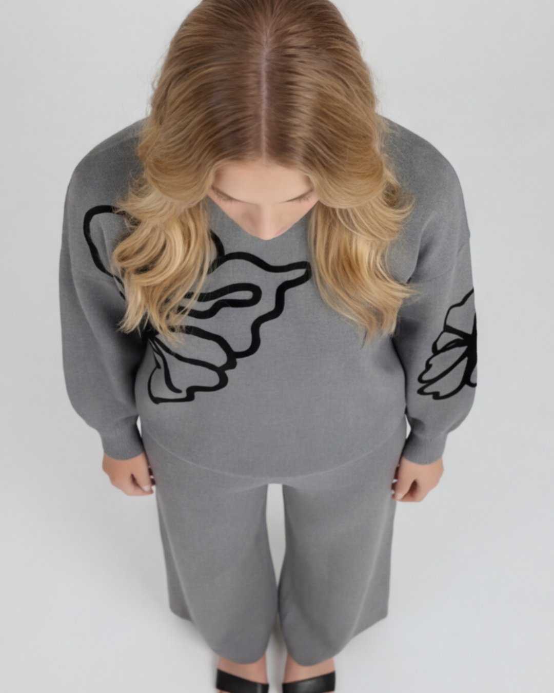 Women’s Premium Knitted Loungewear Set – Round Neck Embroidered Top and Wide-Leg Pants