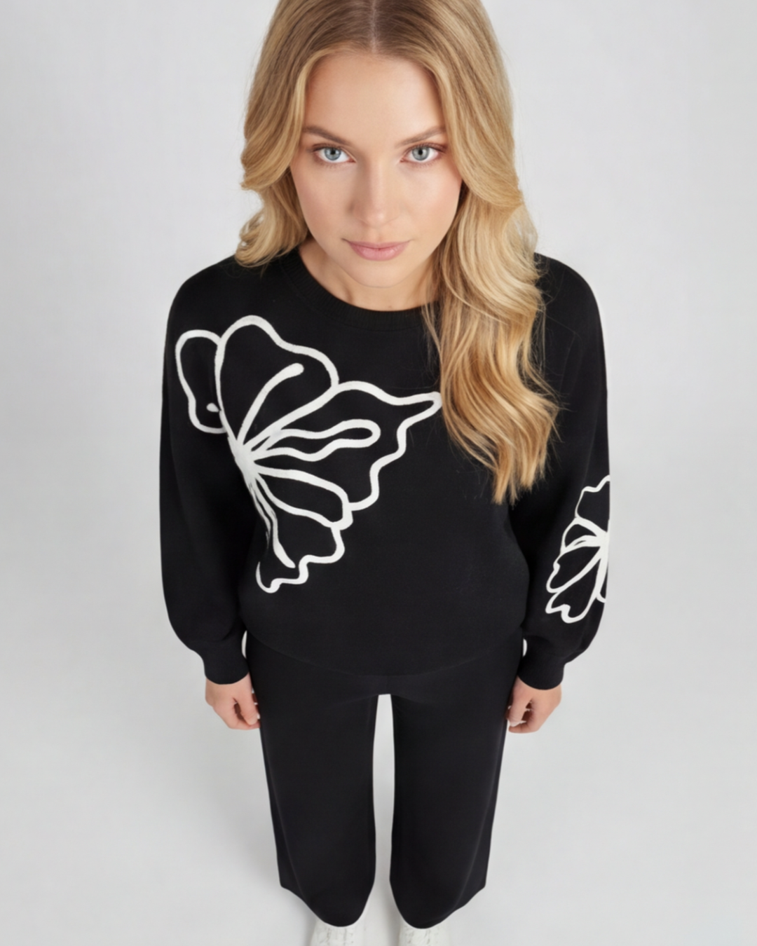 Women’s Premium Knitted Loungewear Set – Round Neck Embroidered Top and Wide-Leg Pants