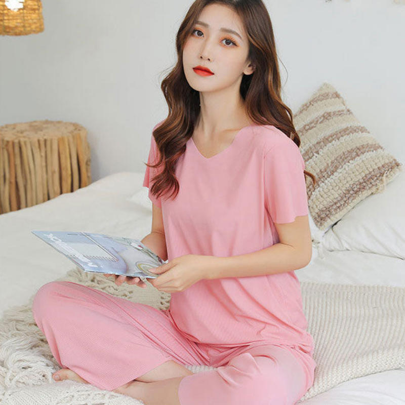 Faye Women’s Soft Ice Silk Set – Comfortable Lightweight Casual Loungewear Style
