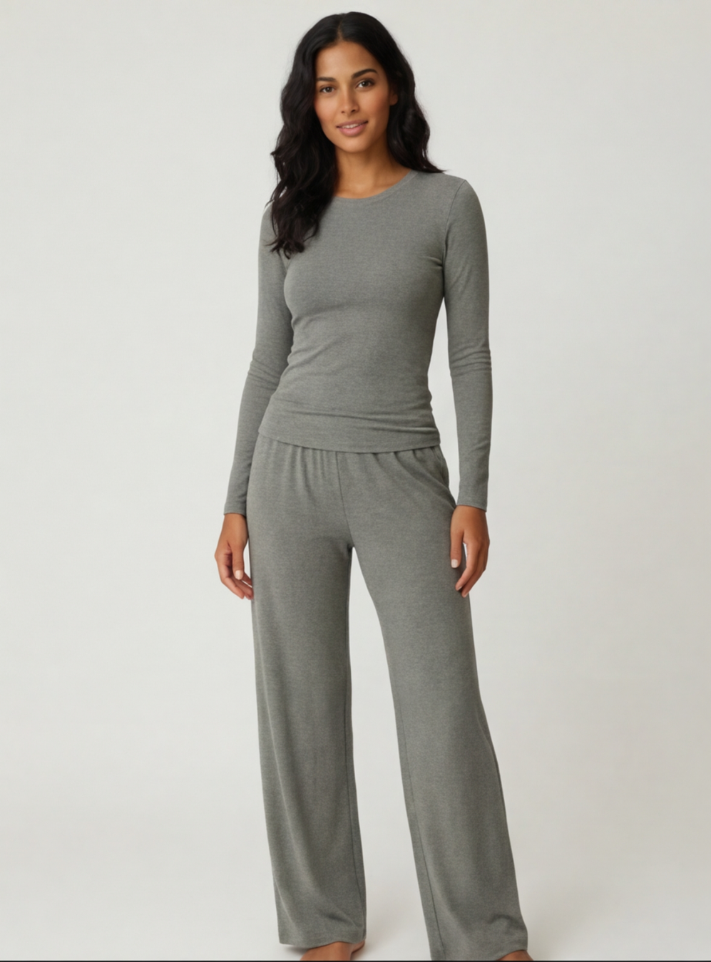 Women’s Minimalist Two-Piece Loungewear Set – Elegant Soft-Fit Outfit