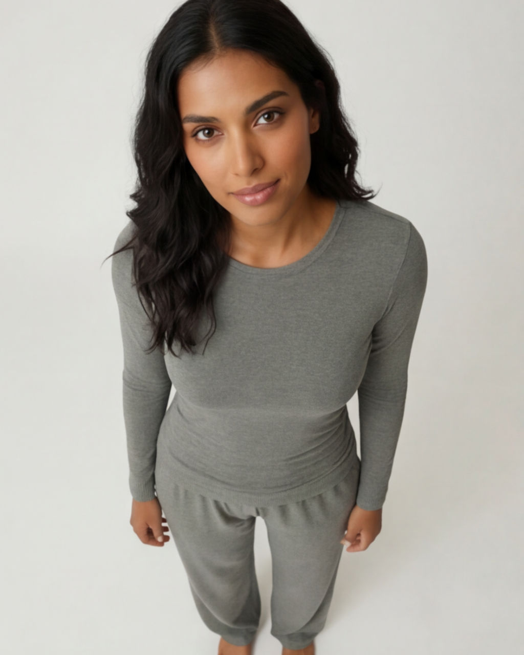 Women’s Minimalist Two-Piece Loungewear Set – Elegant Soft-Fit Outfit