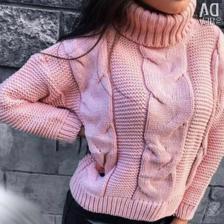 Cable-Knit Turtleneck Pullover - Cozy and Relaxed