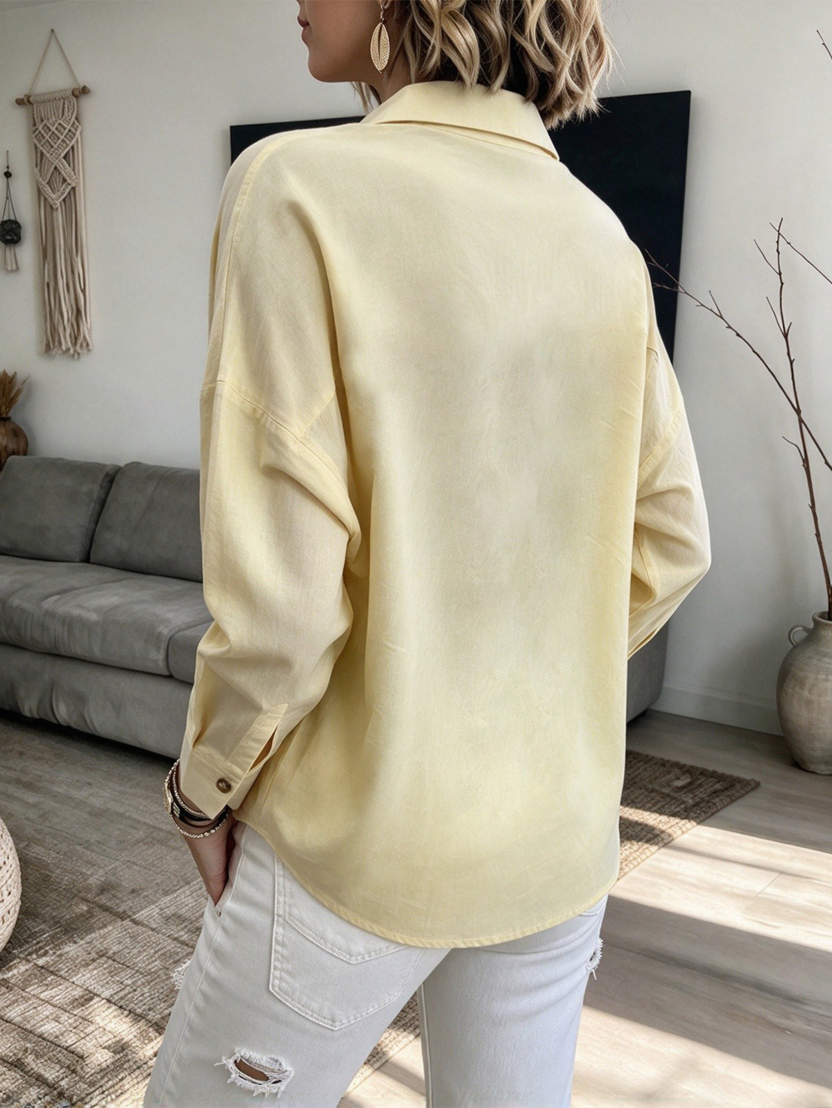 Button-Down Shirt With Chest Pockets - Casual and Practical