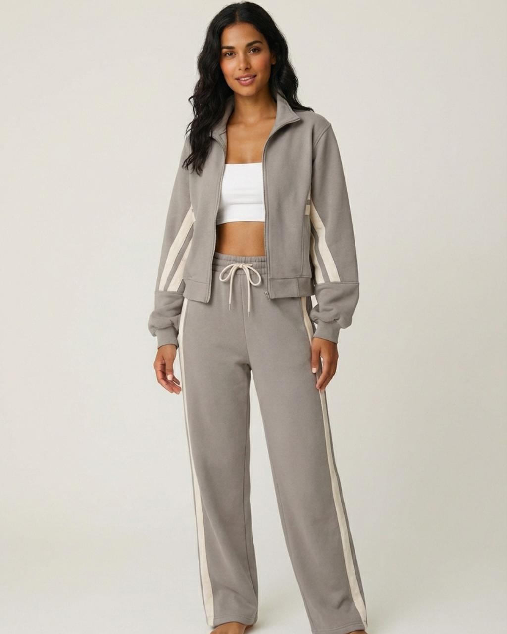 Women’s Trendy Two-Piece Training Set – Stylish Comfortable Tracksuit