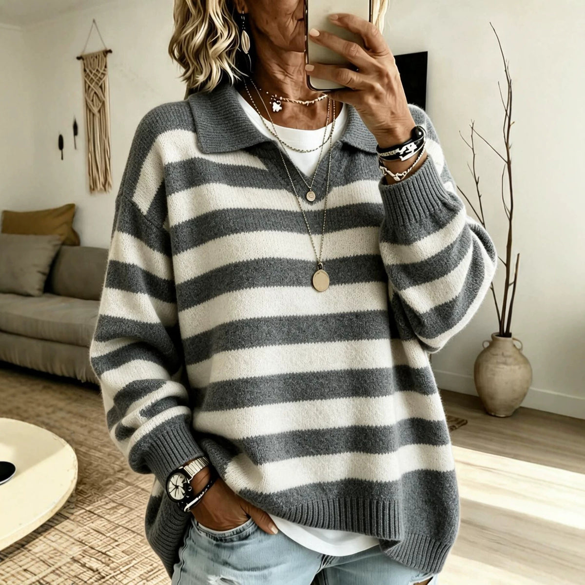 Navy-Style Color-Block Sweater - Soft and Structured