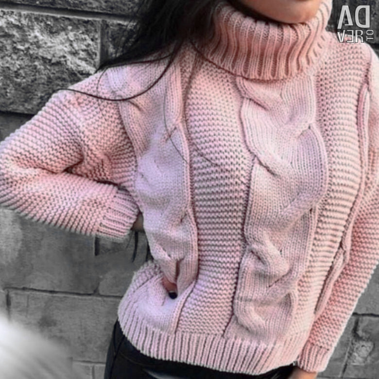 Cable-Knit Turtleneck Pullover - Cozy and Relaxed