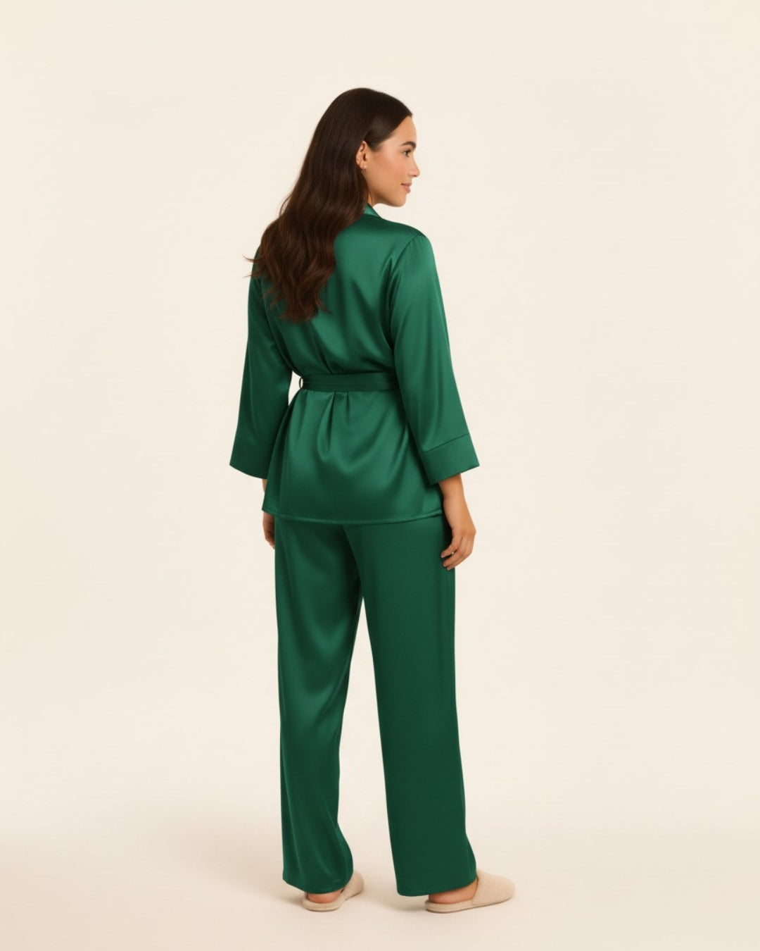 Damespyjamaset bestaande uit een badjas en een broek - Midi satijnen badjas en broek