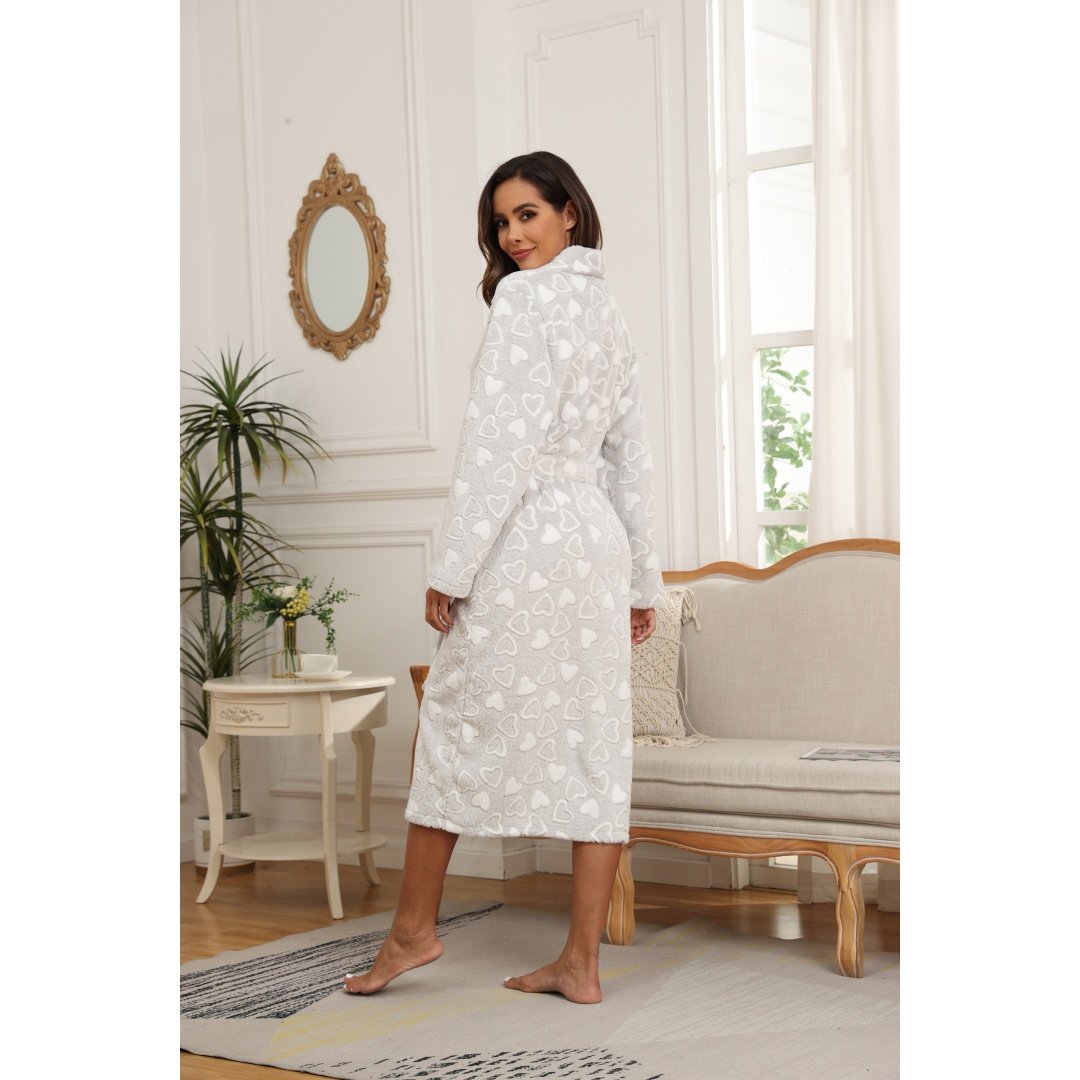 Women’s Grey Heart-Pattern Fleece Bathrobe – Thickened Long Sleeve Robe with Belt and Pockets