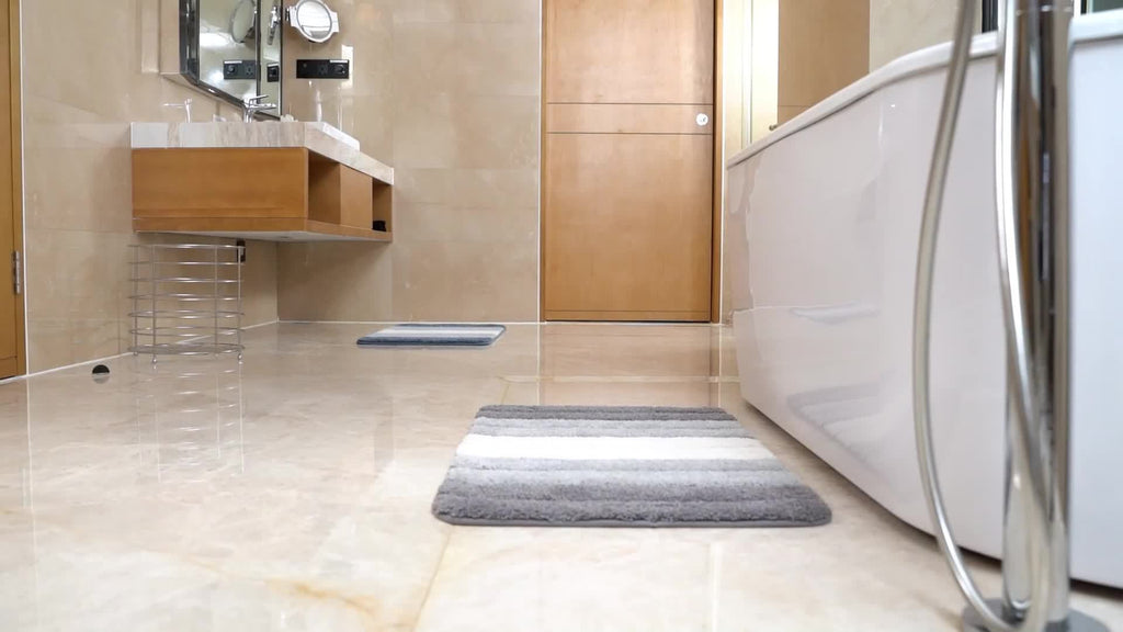 Premium Soft Bathroom Rug – Absorbent Non-Slip Mat for Tub & Shower