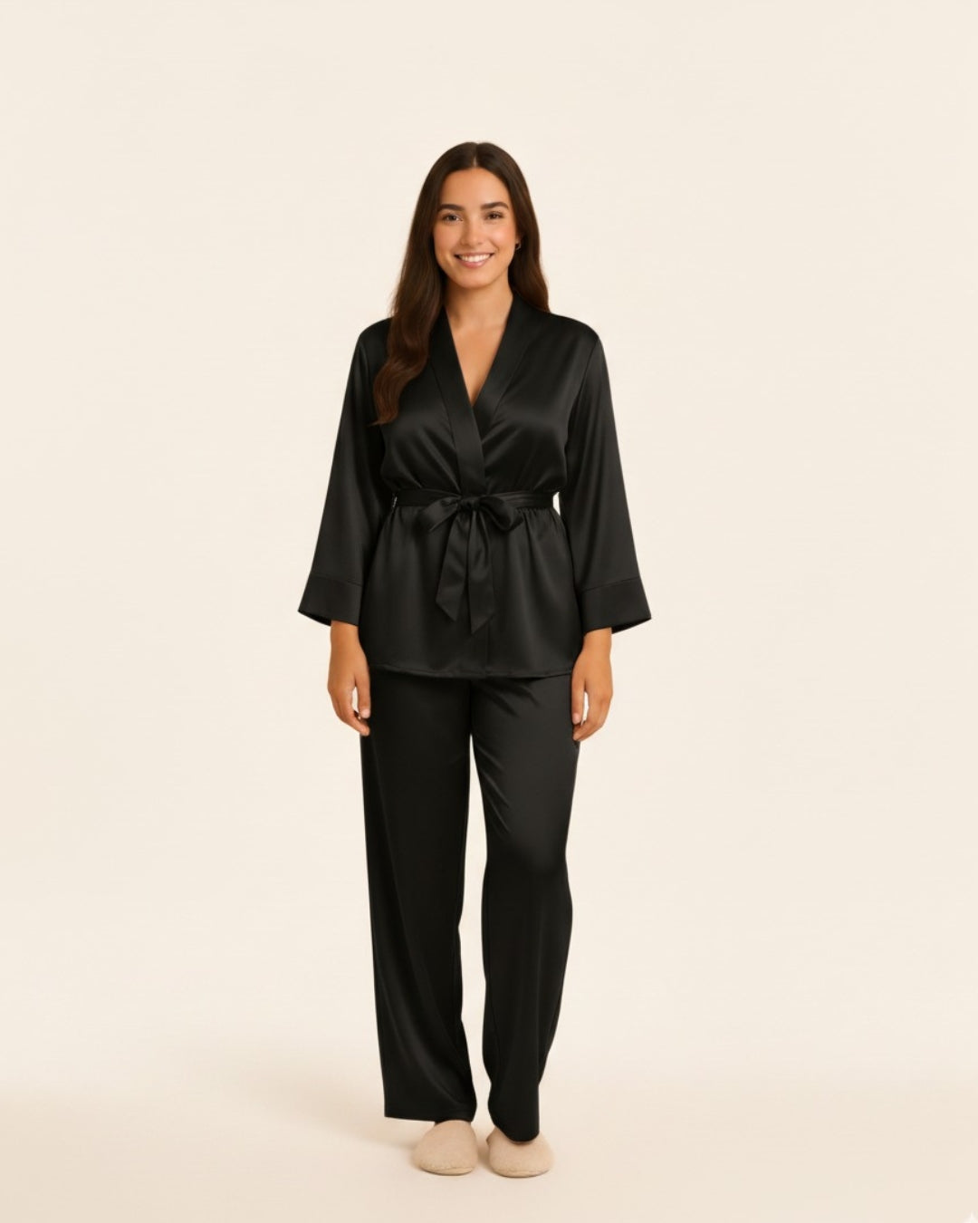 Damespyjamaset bestaande uit een badjas en een broek - Midi satijnen badjas en broek