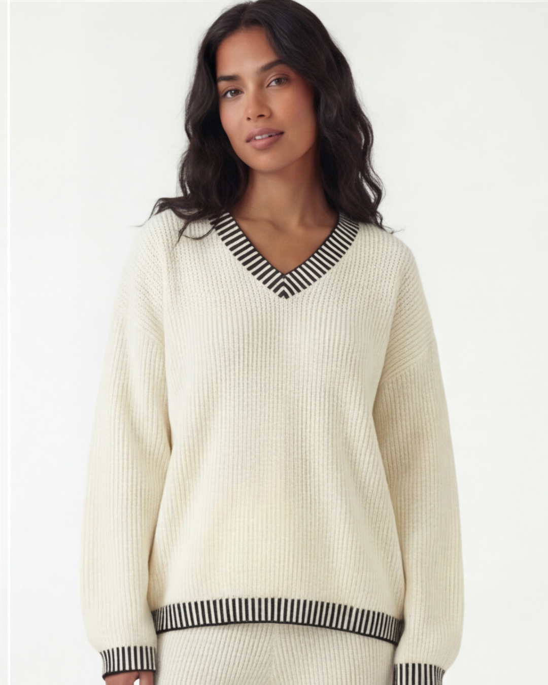 Women’s White Ribbed Two-Piece Set – V-Neck Pullover and Wide-Leg Pants