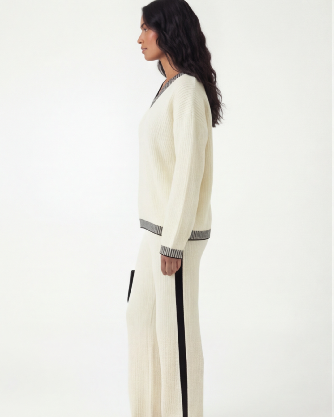 Women’s White Ribbed Two-Piece Set – V-Neck Pullover and Wide-Leg Pants