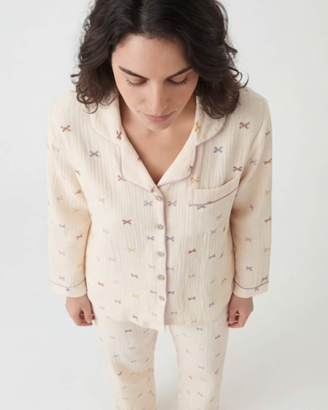 Damespyjama van katoenen crêpe – comfortabele loungewear met lange mouwen en strik