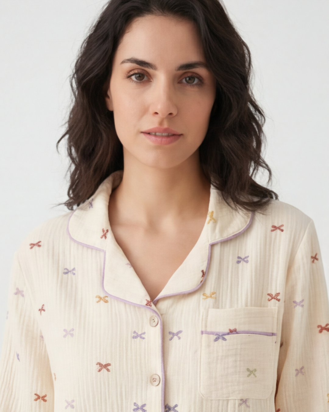 Damespyjama van katoenen crêpe – comfortabele loungewear met lange mouwen en strik