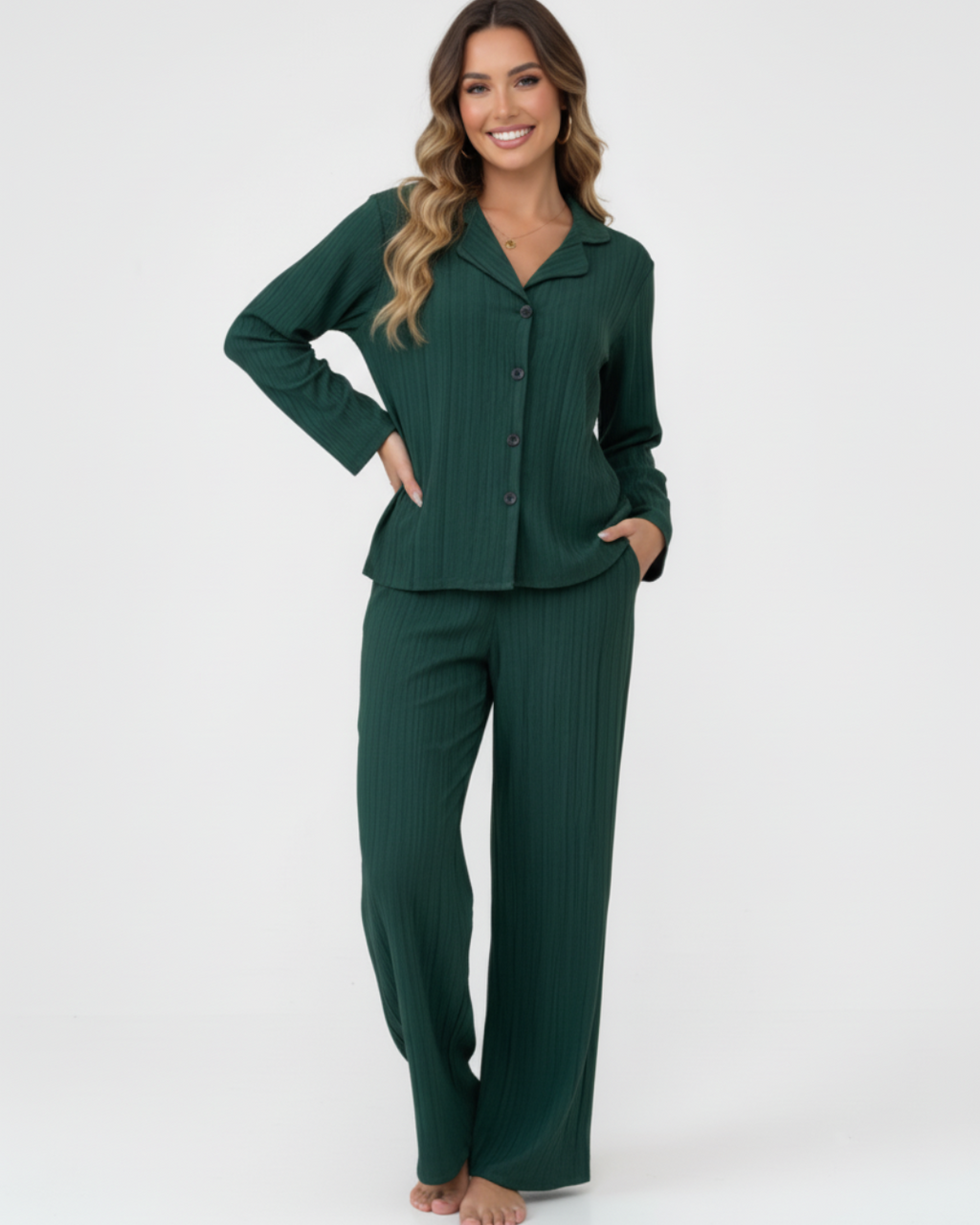 Bosgroene lange pyjamaset – Klassieke blouse met knoopjes en comfortabele broek