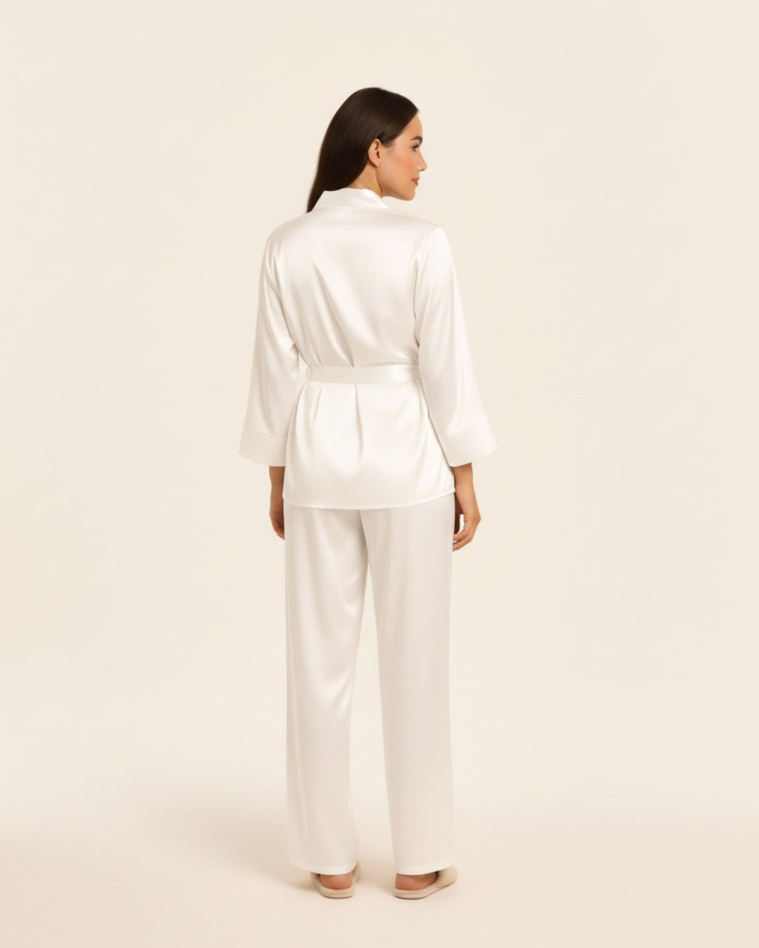 Damespyjamaset bestaande uit een badjas en een broek - Midi satijnen badjas en broek