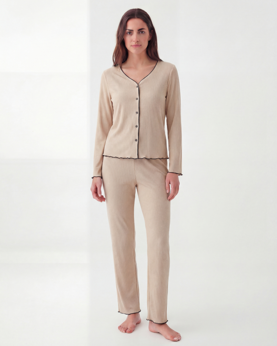 Damespyjamaset met ribbels en knoopsluiting – comfortabele top met lange mouwen en broek