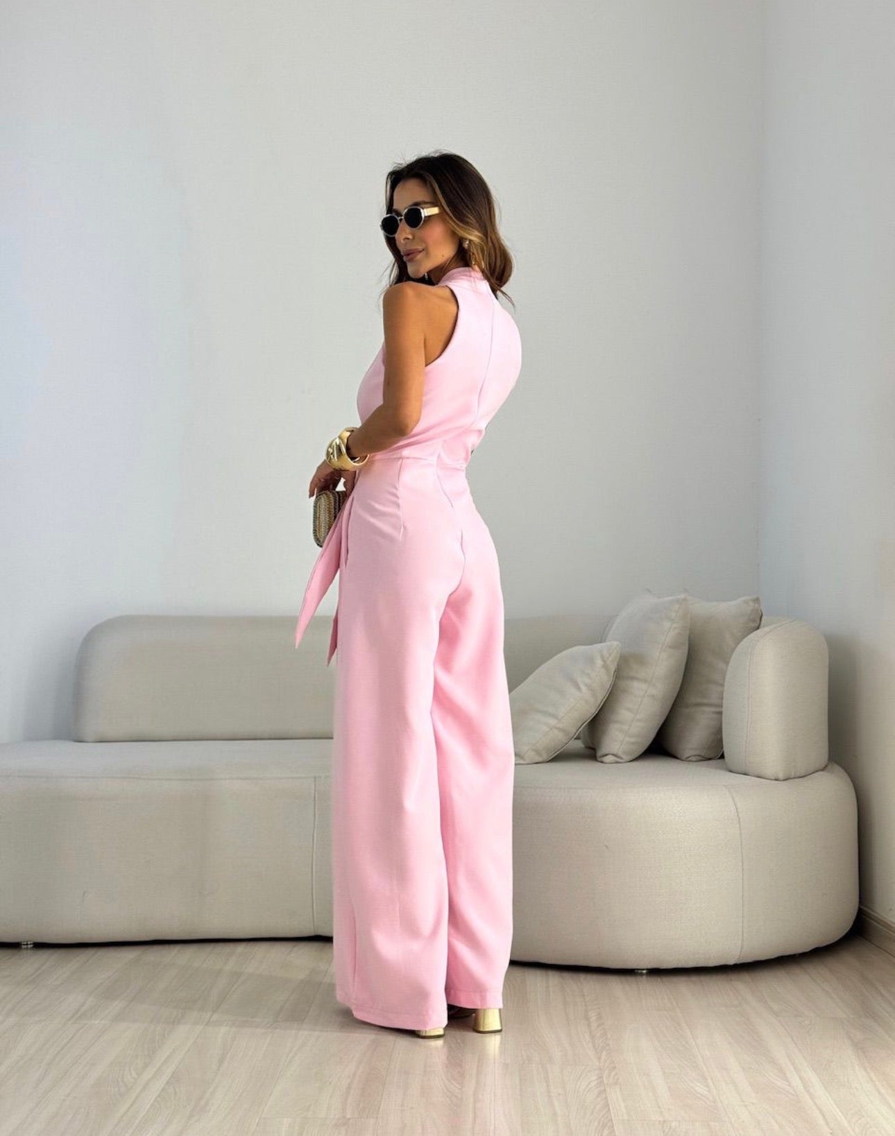 Women's Elegant Sleeveless Jumpsuit - Contemporary Luxury Outfit