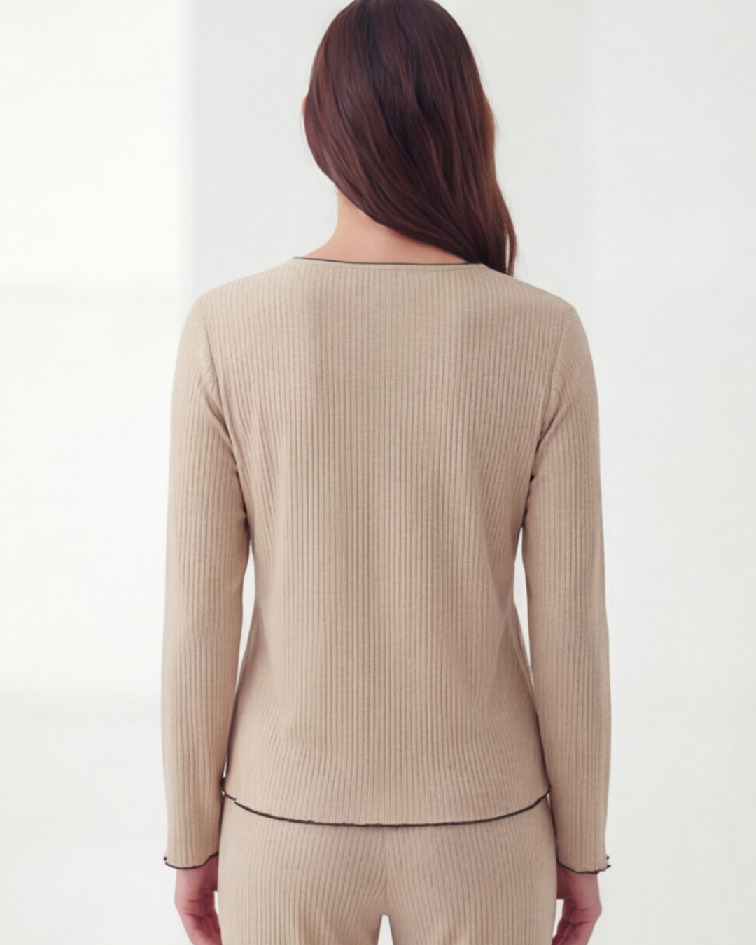 Damespyjamaset met ribbels en knoopsluiting – comfortabele top met lange mouwen en broek