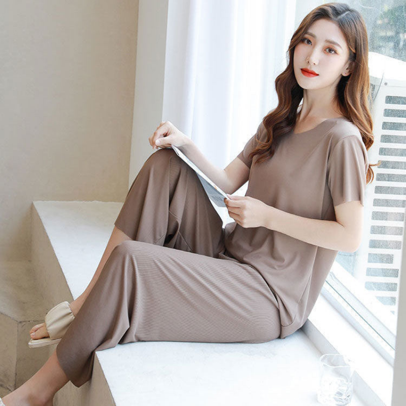Faye Women’s Soft Ice Silk Set – Comfortable Lightweight Casual Loungewear Style