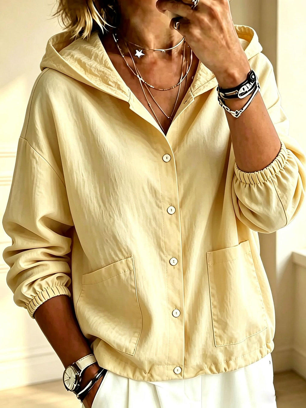Women's hooded button-front jacket with a loose fit – A relaxed comfortable style