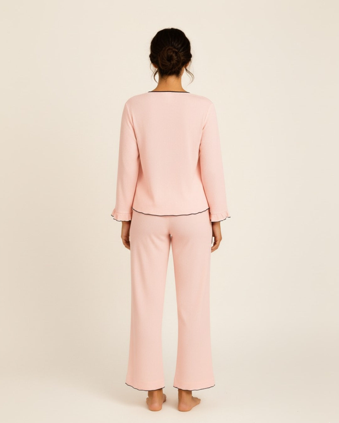 Damespyjamaset van katoen met strikdetail – top met lange mouwen en broek.