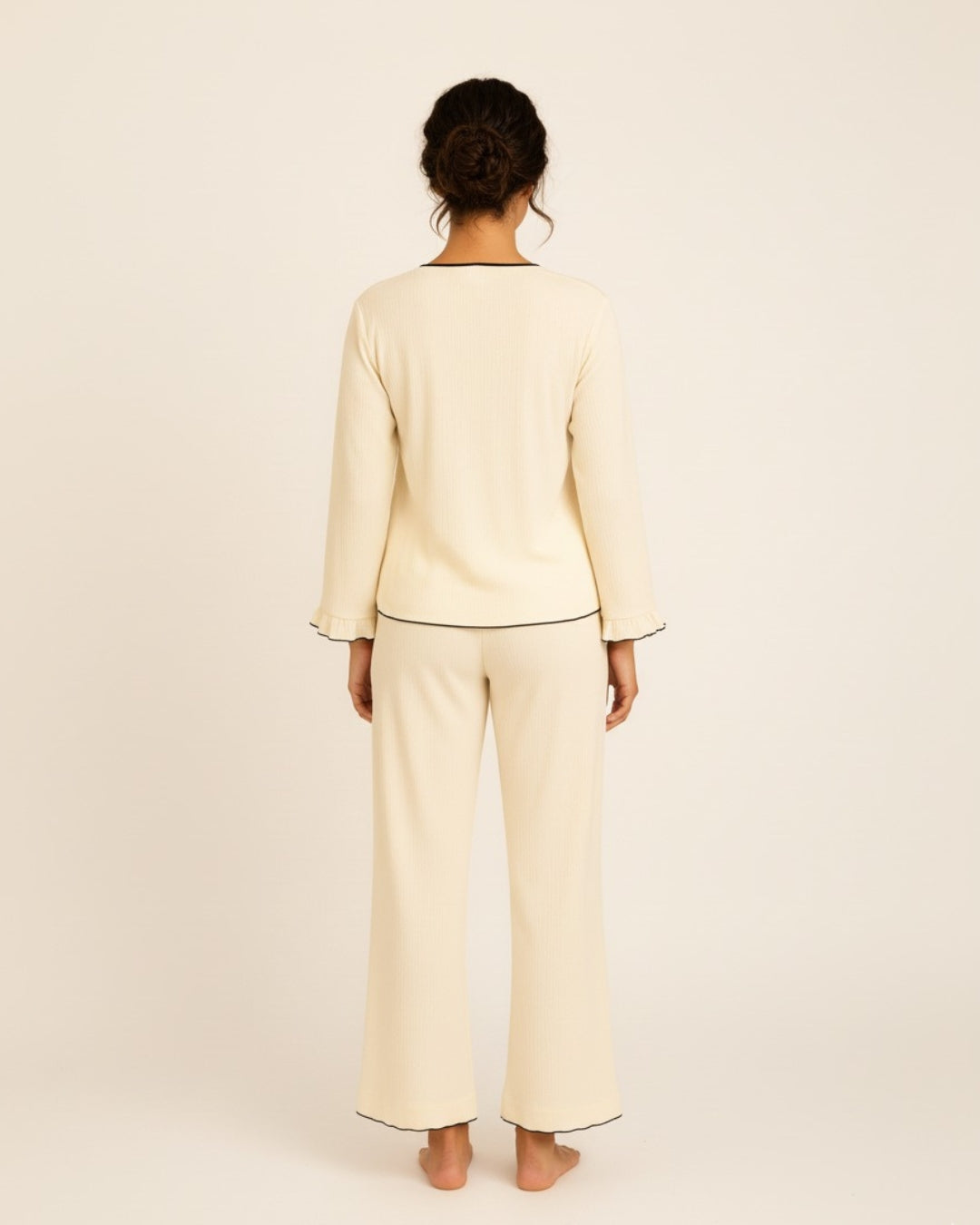 Damespyjamaset van katoen met strikdetail – top met lange mouwen en broek.