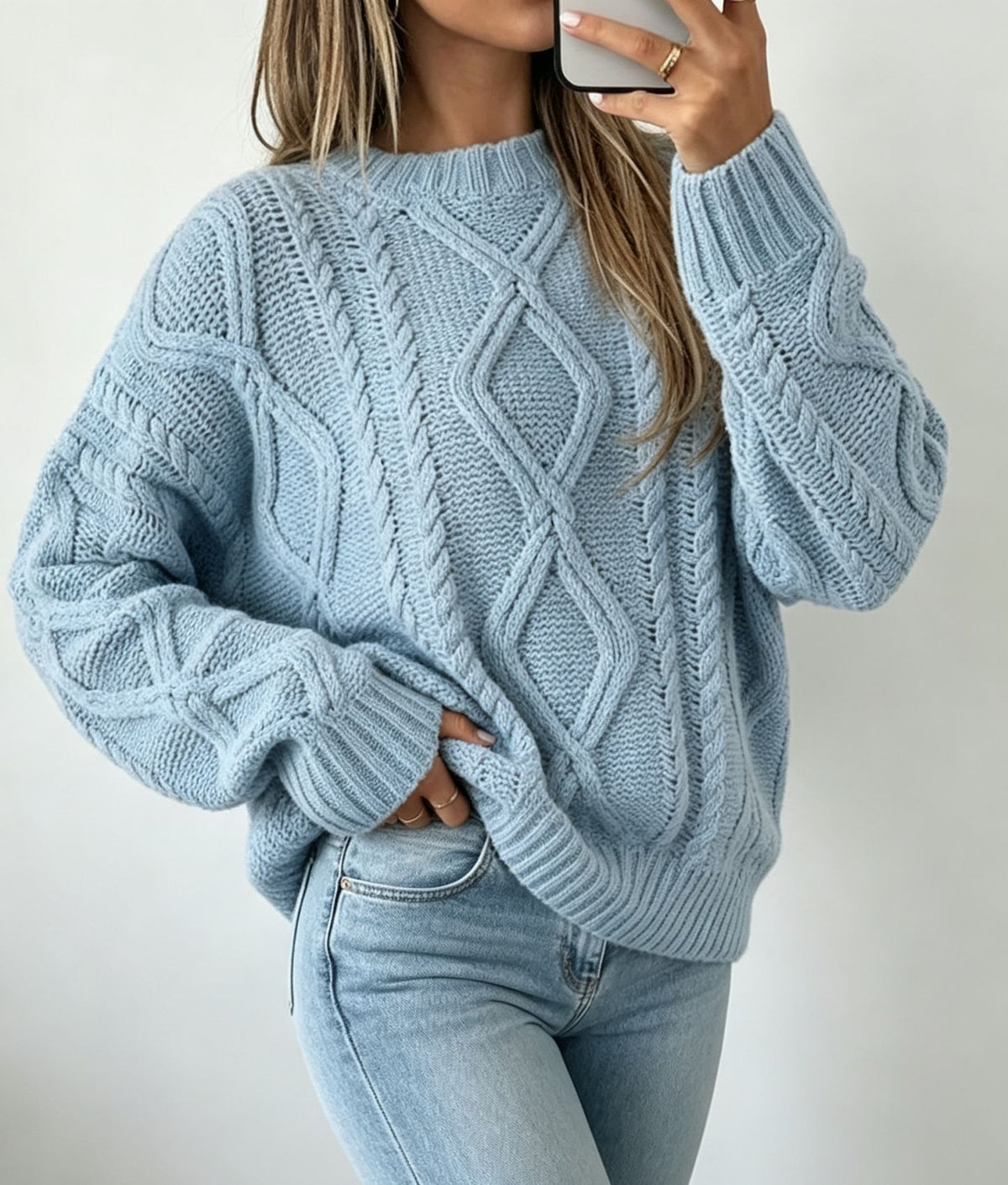 Round-Neck Loose Sweater - Soft and Casual