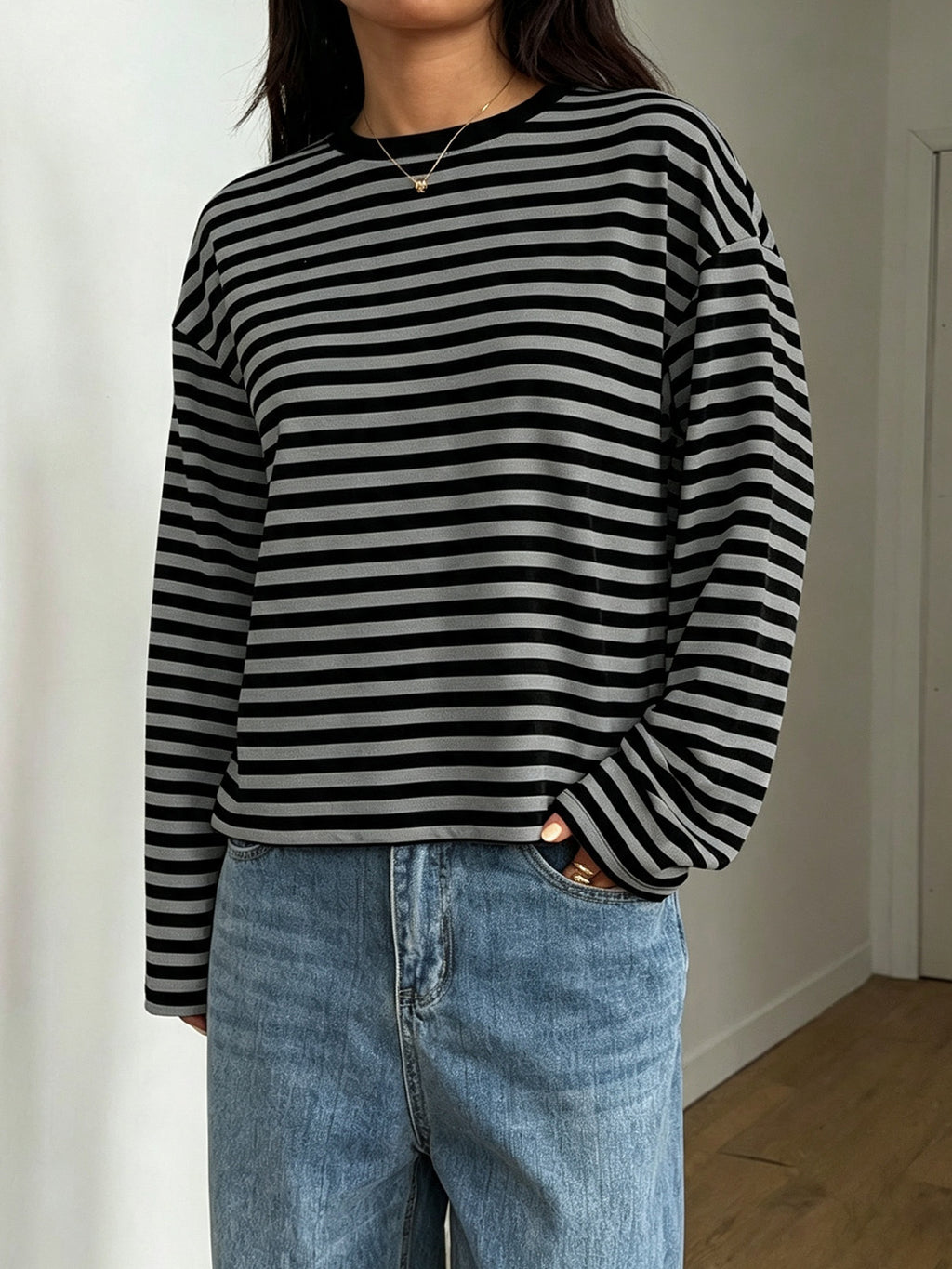 Crewneck Color-Block Shirt - Soft and Versatile