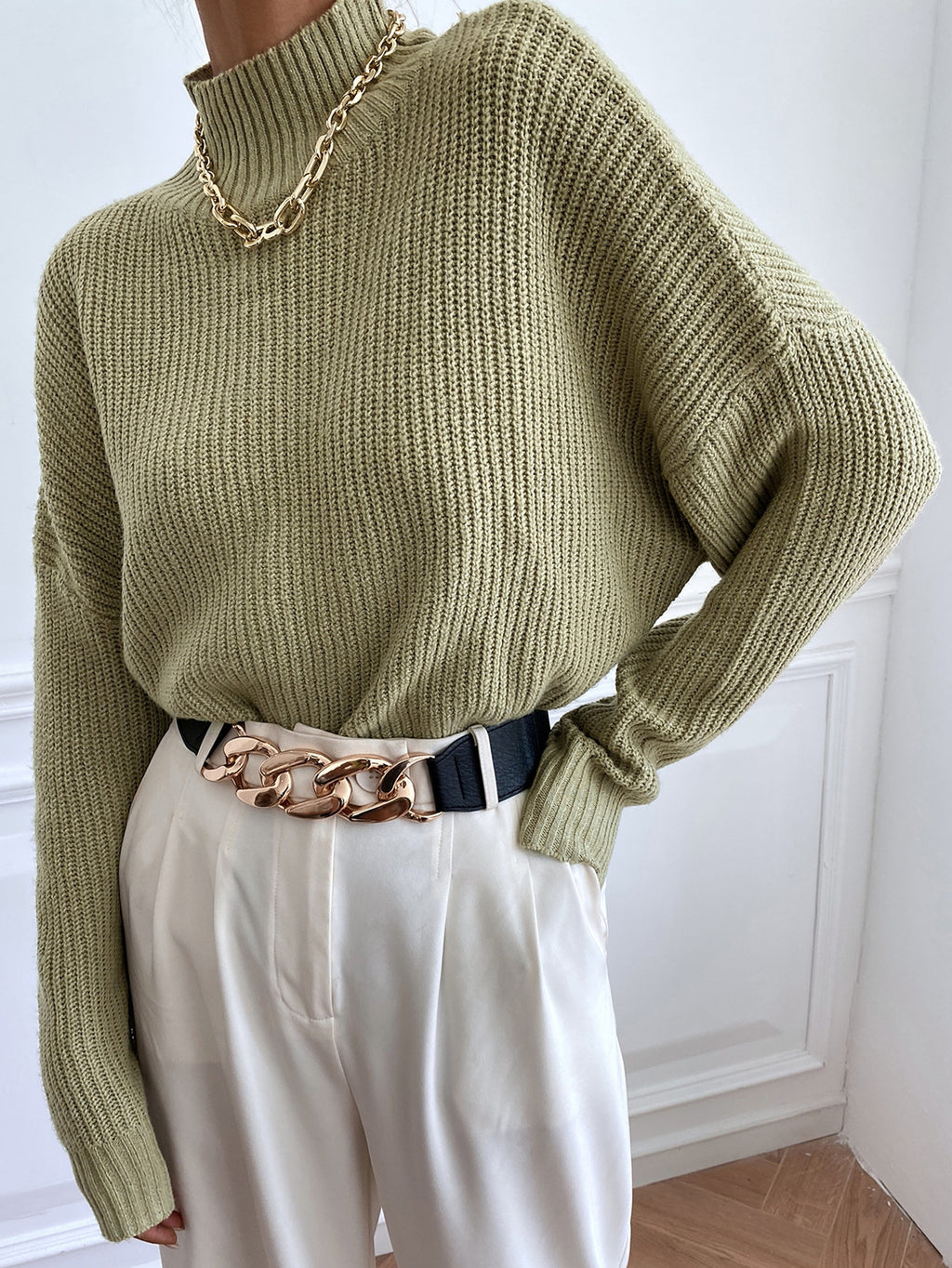 Women’s Loose Turtleneck Sweater – Minimal Warm Knit Top