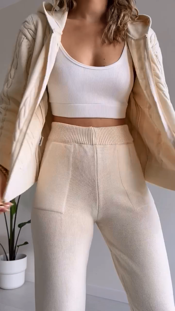 Women’s Sweater Cardigan Two-Piece Set – Cozy Stylish Outfit