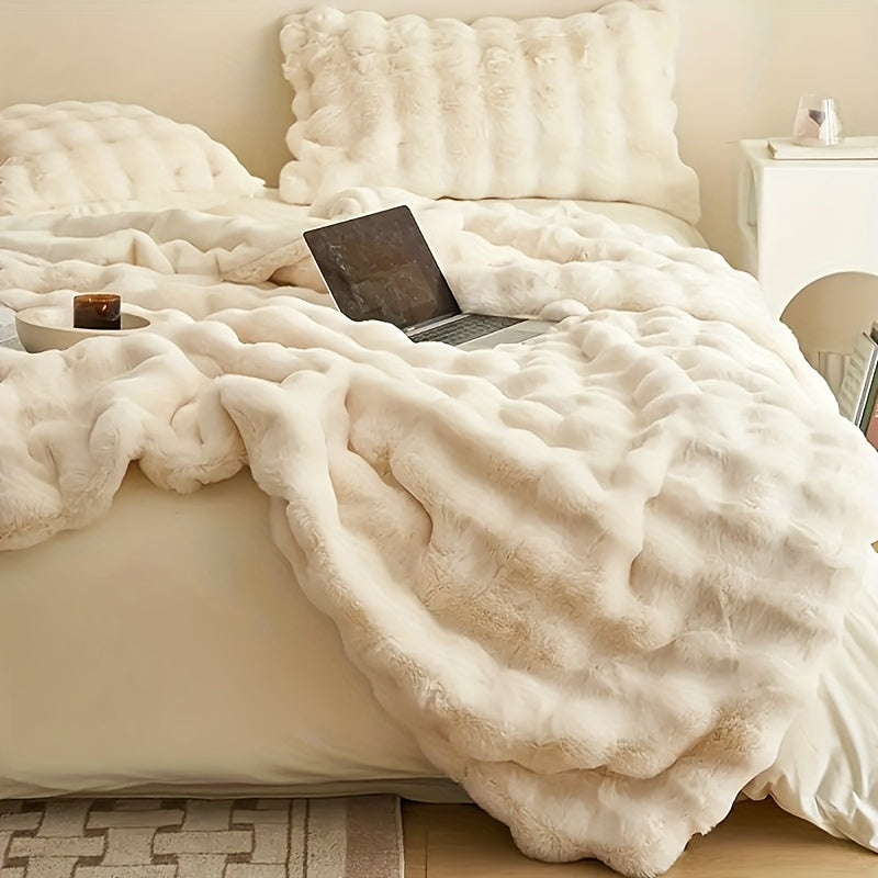 Thick & Warm Faux Rabbit Fur Blanket – Soft Cuddly Blanket for Home