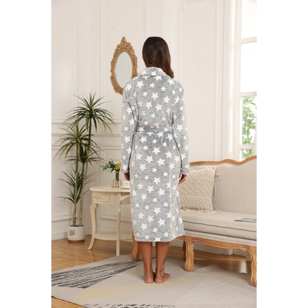 Women’s Grey Star-Pattern Flannel Bathrobe – Cozy Thick Fleece Robe with Belt