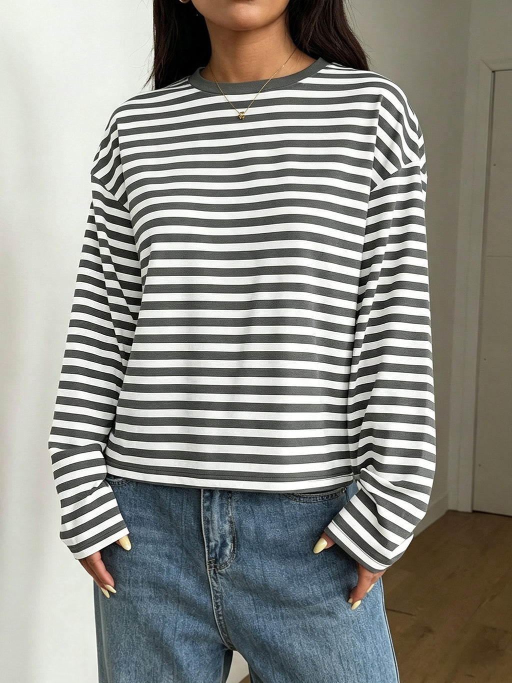 Crewneck Color-Block Shirt - Soft and Versatile