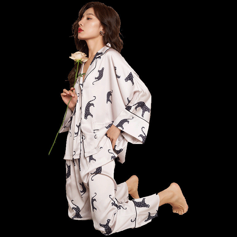 Pyjamaset voor dames van ijszijde met luipaardprint – Zachte nachtkleding met lange mouwen en digitale print