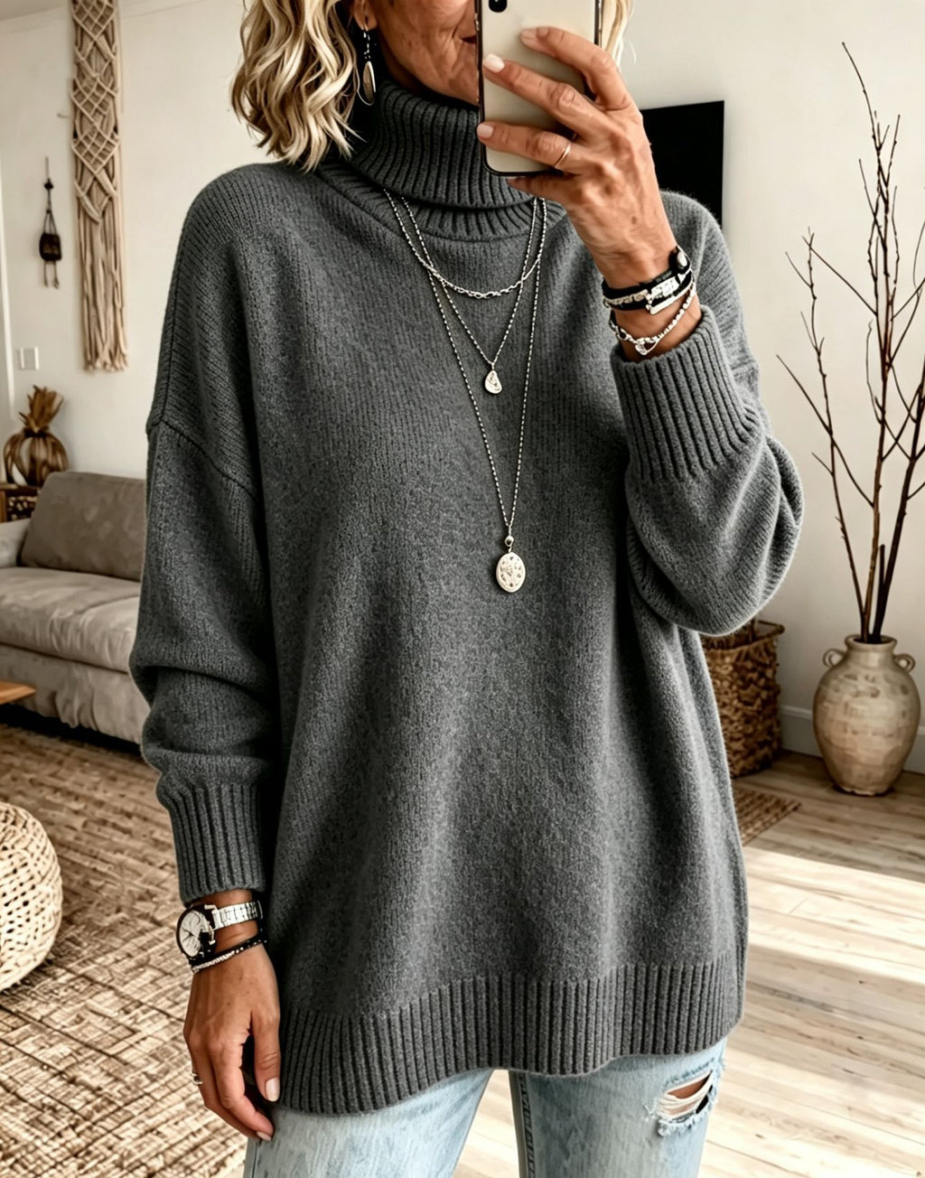 Loose-Fit Turtleneck Sweater - Soft and Trendy