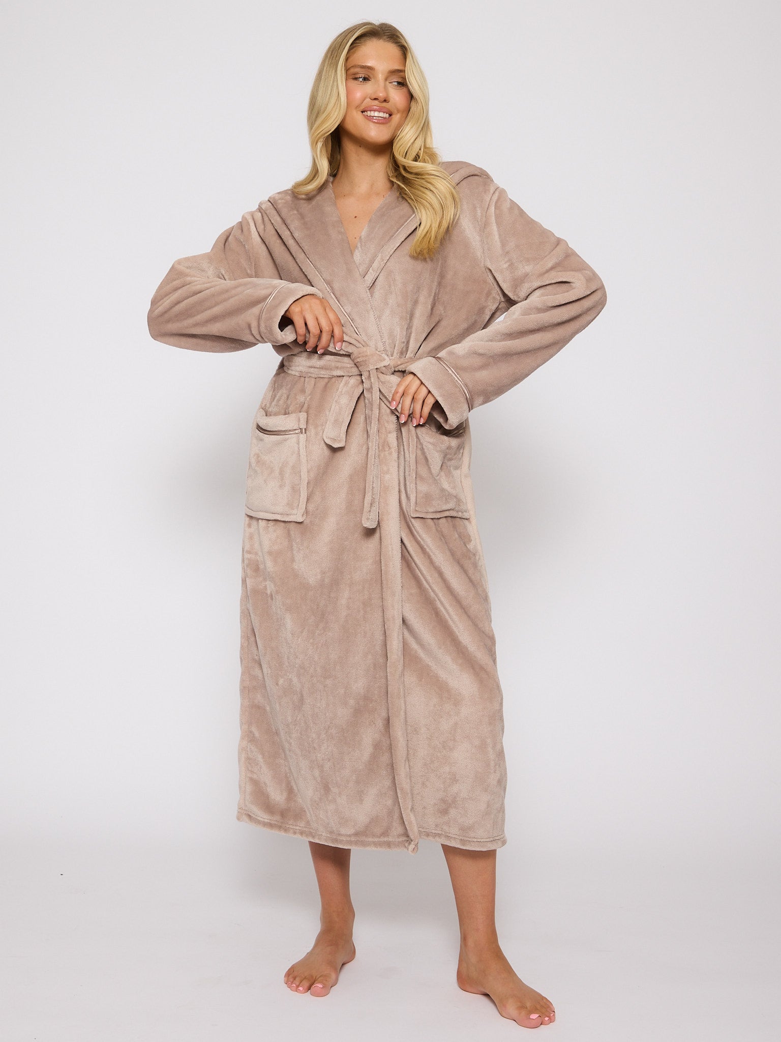 Women’s Soft Teddy Bathrobe – Cozy Tie-Belt Lounge Robe