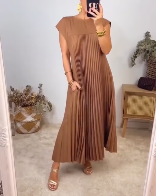 Women's Pleated Maxi Dress – Effortlessly Elegant Occasion Dress