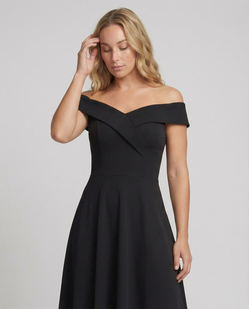 Women's Off-Shoulder Maxi Dress – Figure-Hugging Elegant Occasion Style